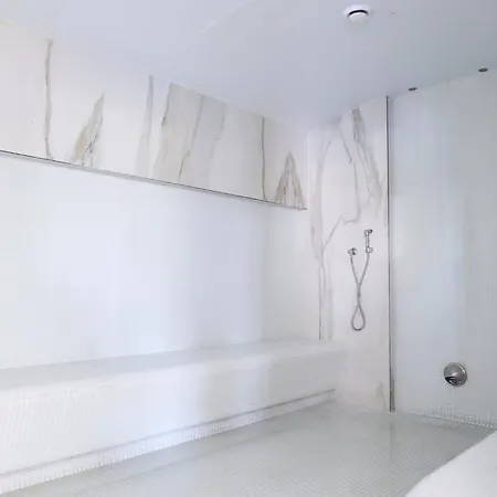 Bloom Pool & Mamaia Nord Apartmán *