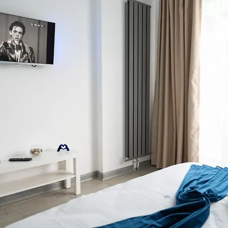 Bloom Pool & Mamaia Nord Apartmán