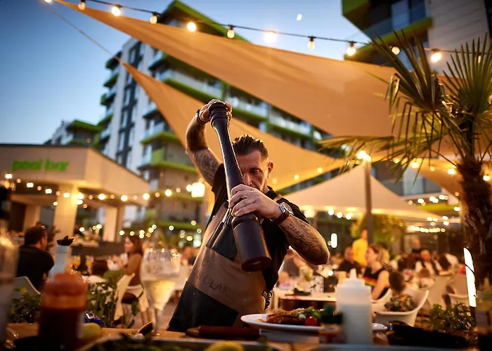 Appartement Bloom Pool & Mamaia Nord *