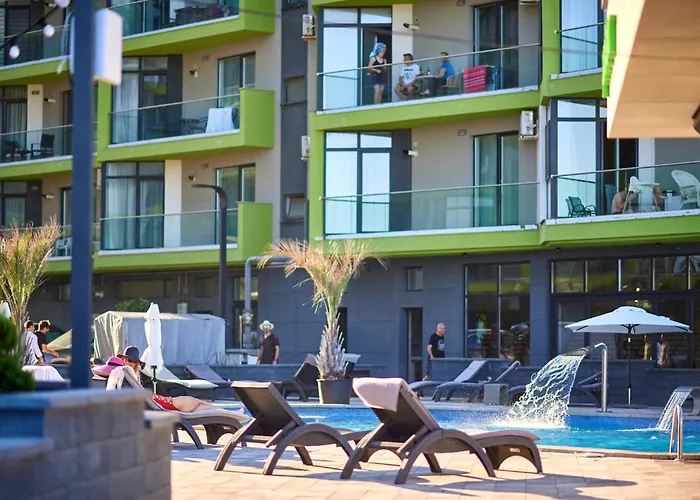 Bloom Pool & Mamaia Nord