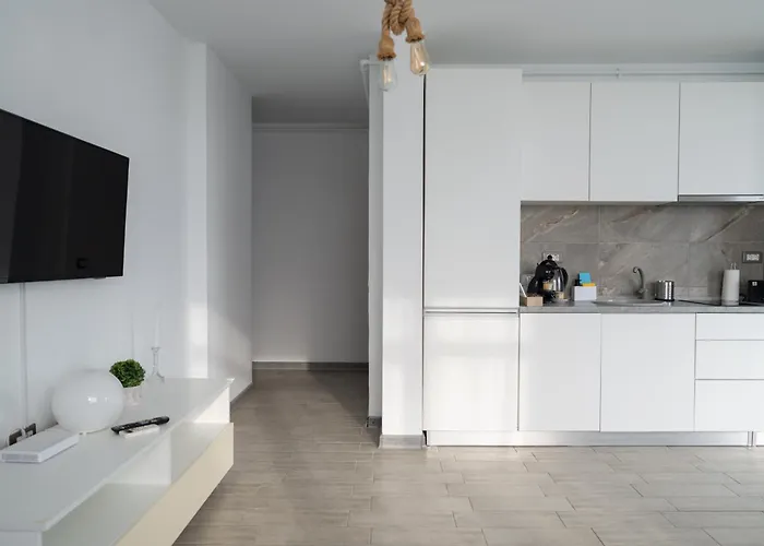 Bloom Pool & Mamaia Nord Appartement *