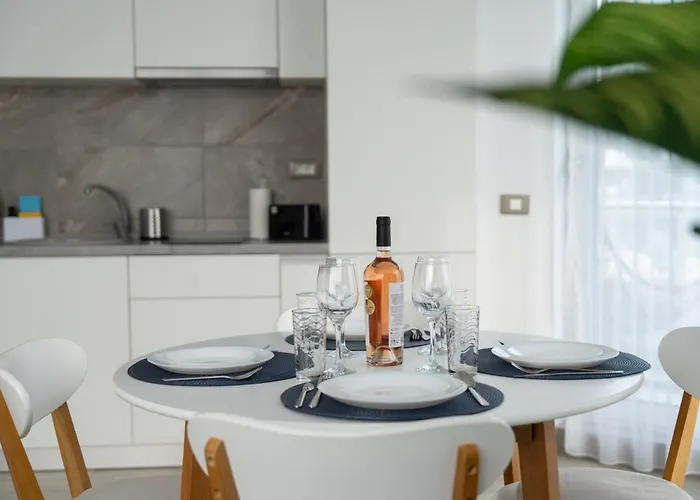 Bloom Pool & Mamaia Nord Năvodari