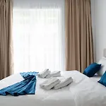 Bloom Pool & Mamaia Nord