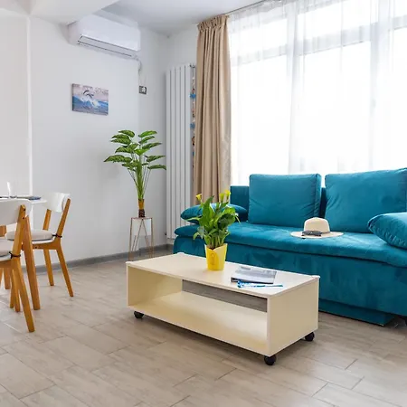 Bloom Pool & Mamaia Nord Năvodari