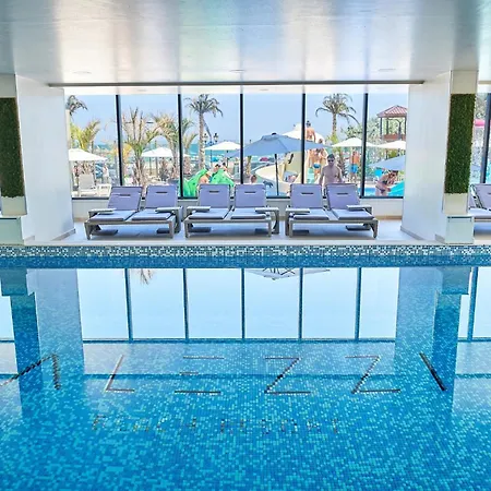 Bloom Pool & Mamaia Nord Apartment