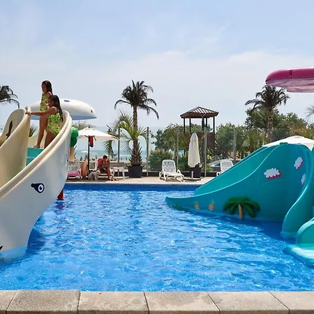 Bloom Pool & Mamaia Nord Apartment Navodari