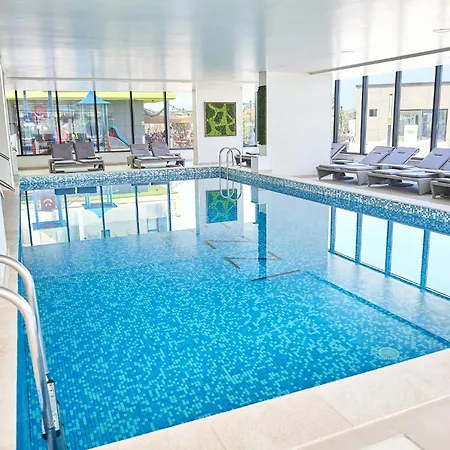 Bloom Pool & Mamaia Nord *