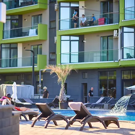 Bloom Pool & Mamaia Nord