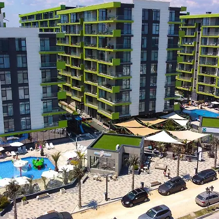 Bloom Pool & Mamaia Nord Apartament