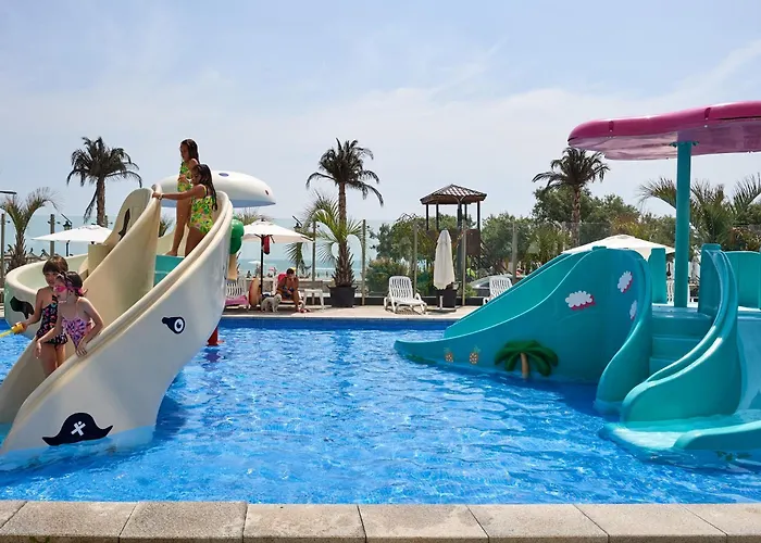 Bloom Pool & Mamaia Nord Apartman Năvodari