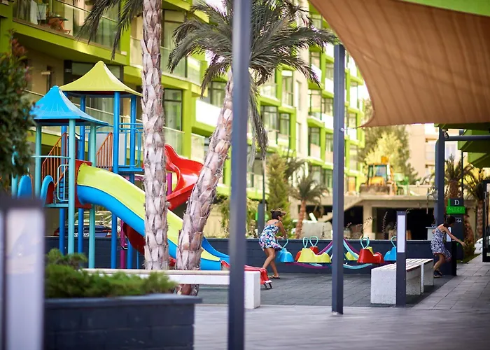 Bloom Pool & Mamaia Nord