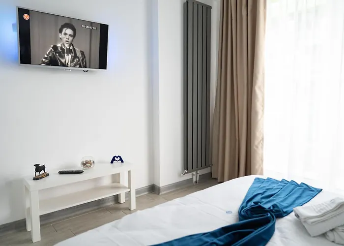 Bloom Pool & Mamaia Nord Apartman