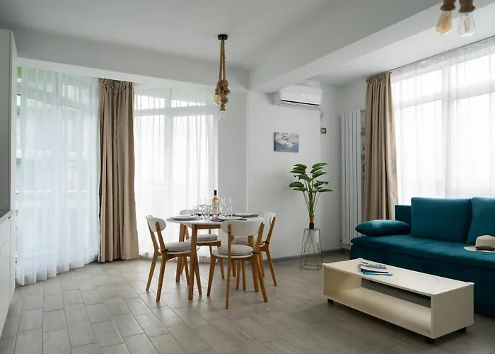 Bloom Pool & Mamaia Nord Apartman Năvodari