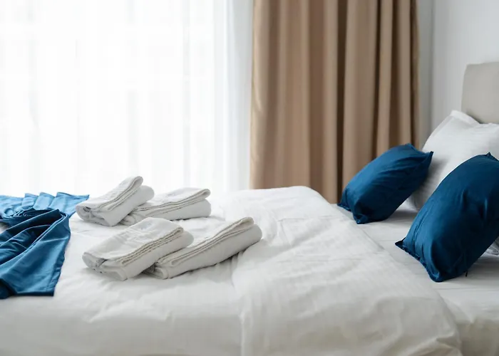 Bloom Pool & Mamaia Nord *