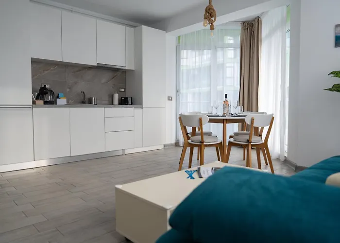 Bloom Pool & Mamaia Nord